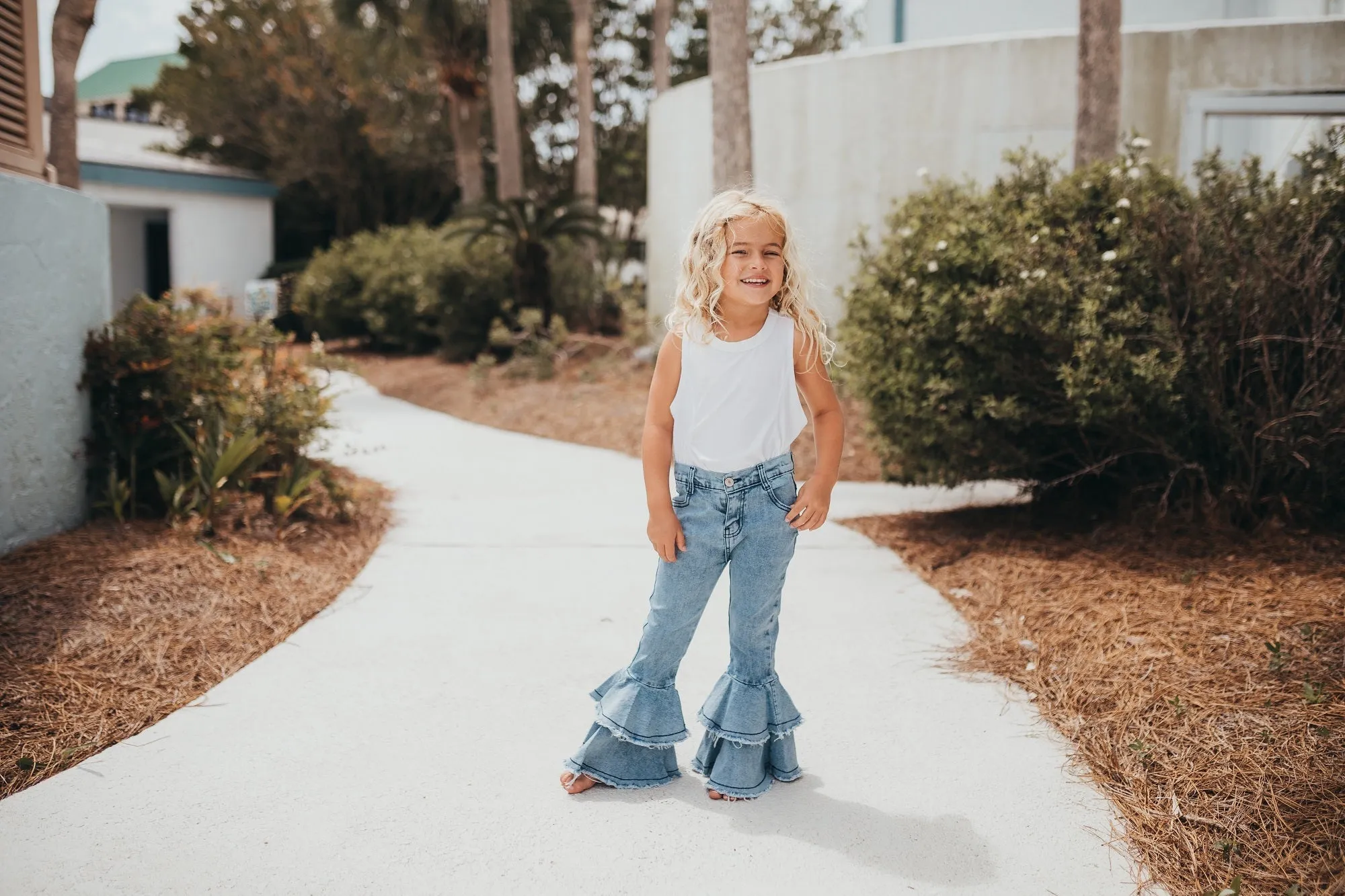 LIGHT DENIM RUFFLE PANTS