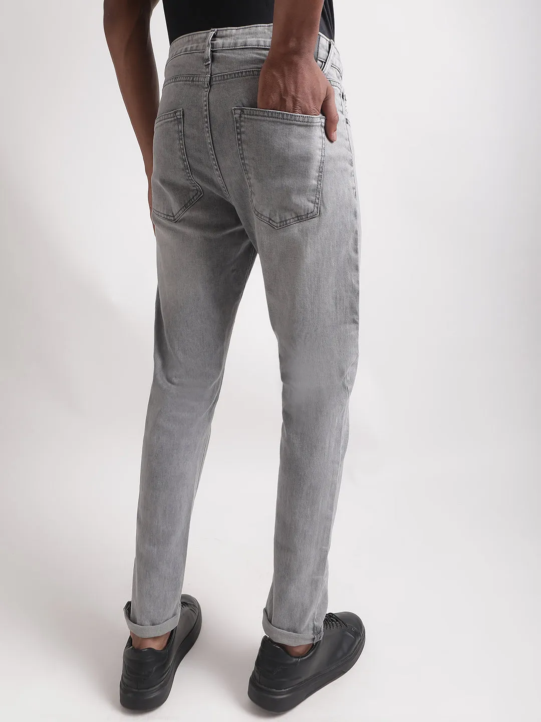 Lindbergh Men Grey Solid Tapered Fit Jeans