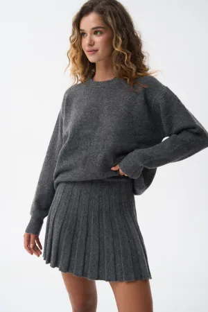 Wool sweater in color grey